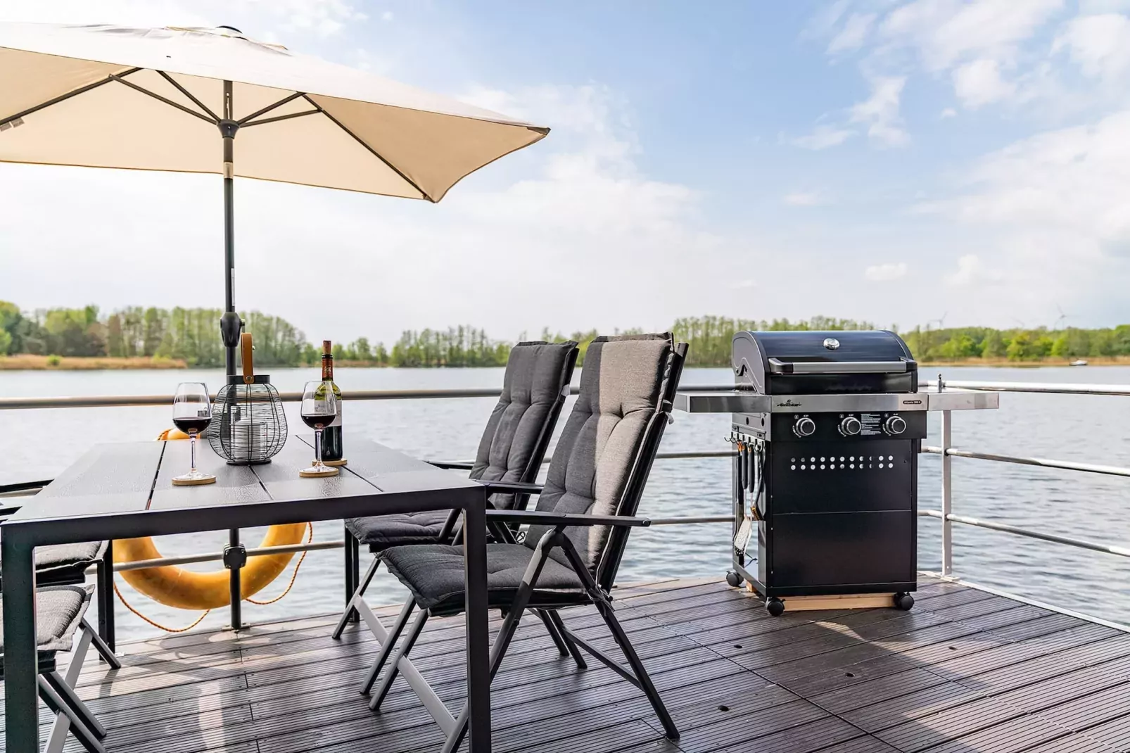 Hausboot in Zehdenick-Terrace balcony