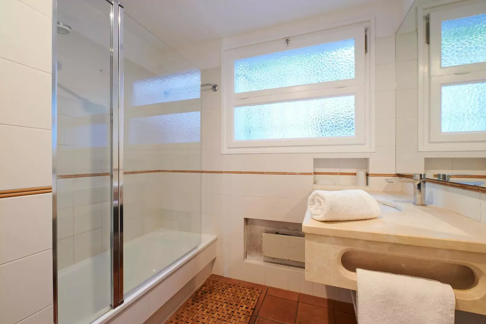 Cliper L-1-Bathroom
