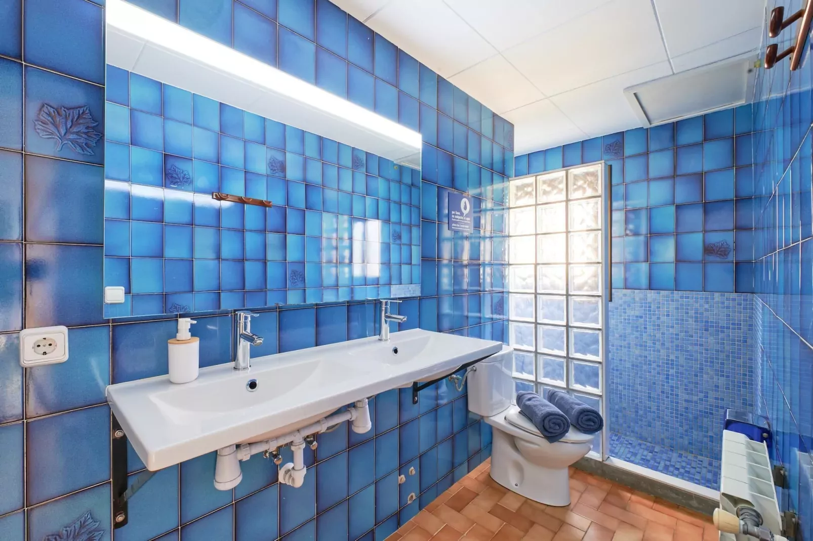 Tensi-Bathroom