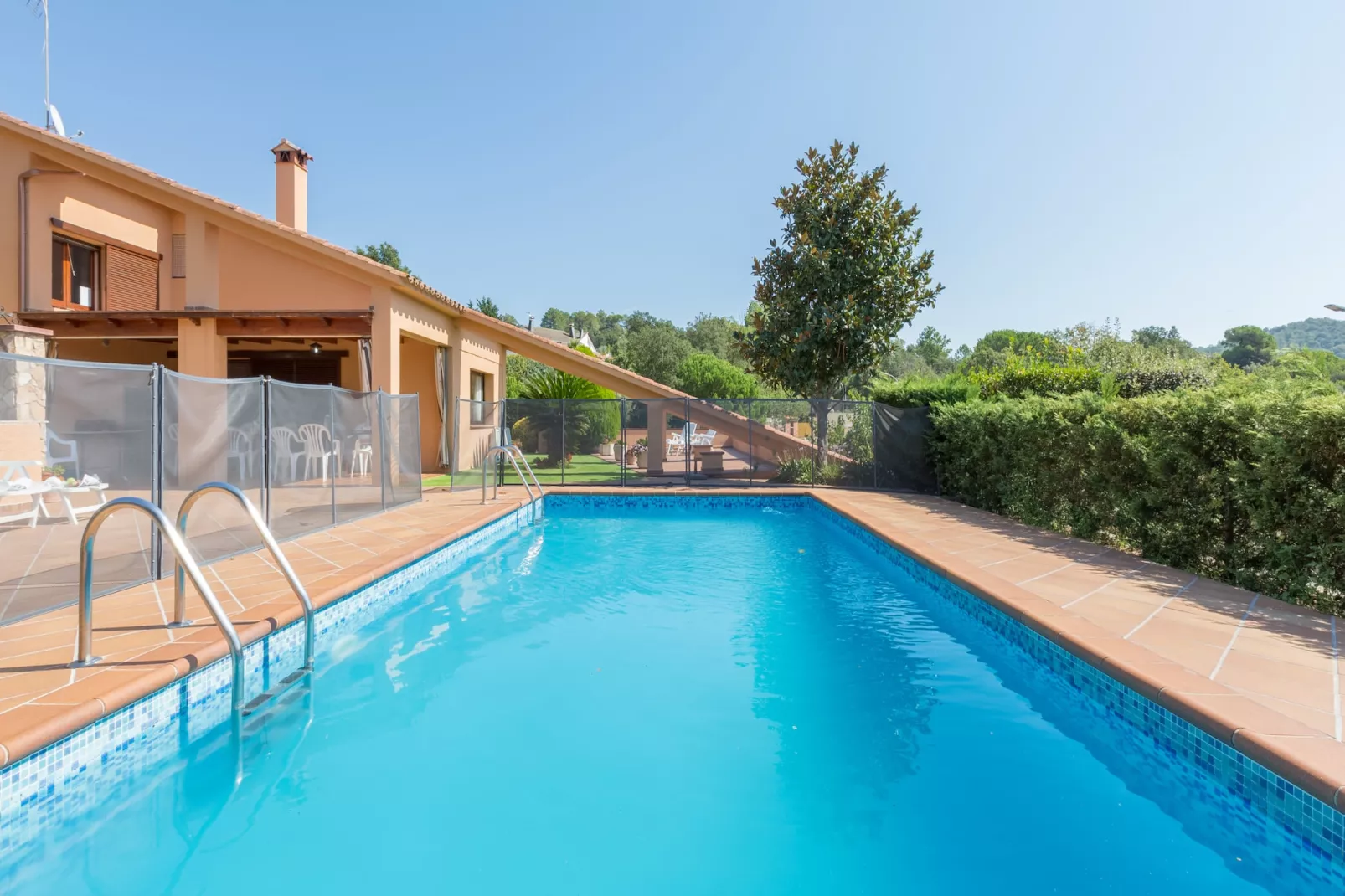 Cipresos 8pax-Schwimmbad