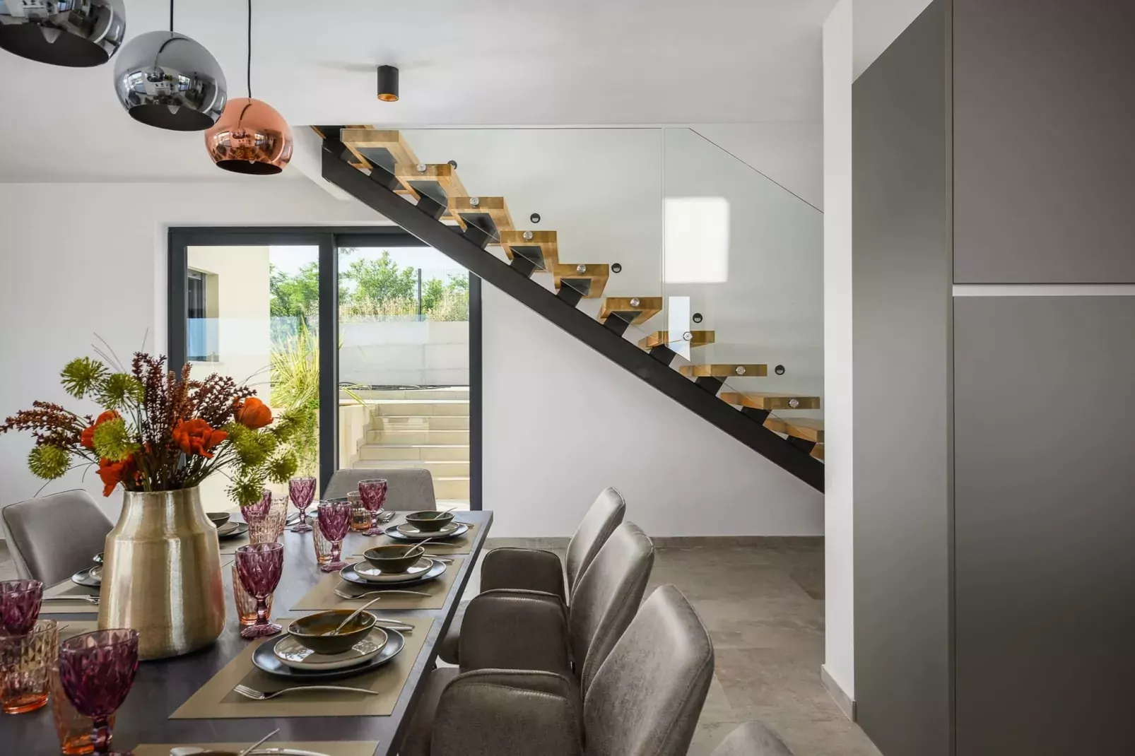 Villa de la Vie with Heated Swimming Pool-Dining room