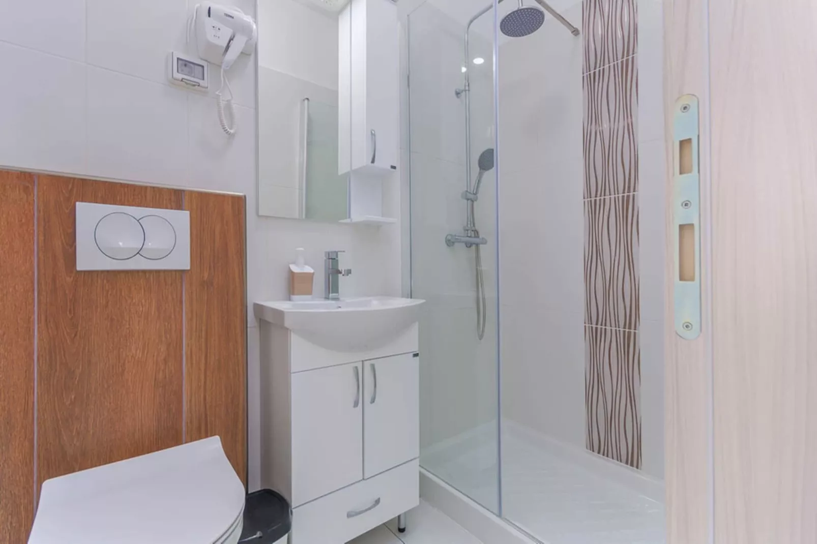 Santa Lucia - Villa with Private Pool & Sea View-Bathroom