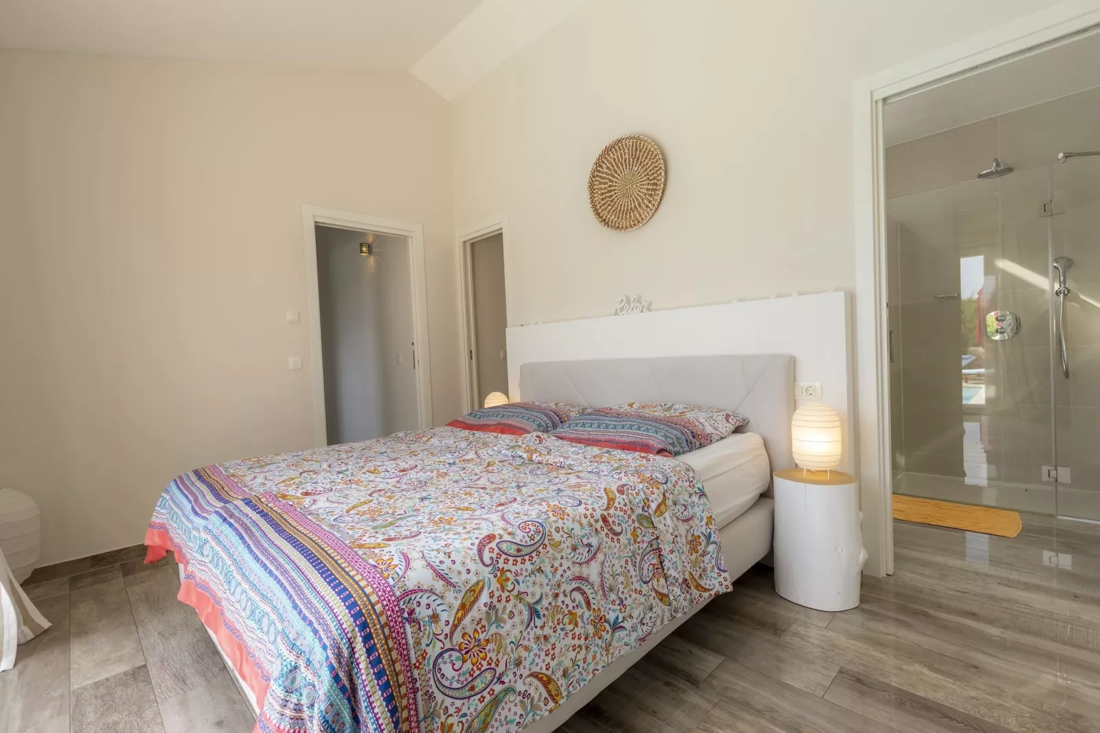 Red House Trget - Your Private Wellness-Schlafzimmer