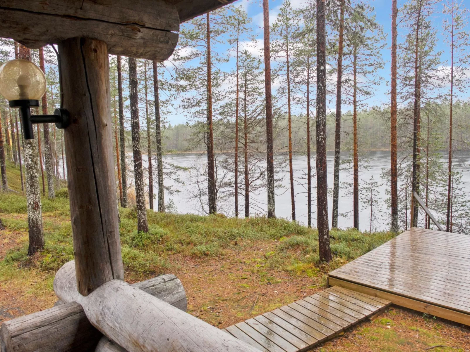 Hakojärven kelomajat 2-Drinnen