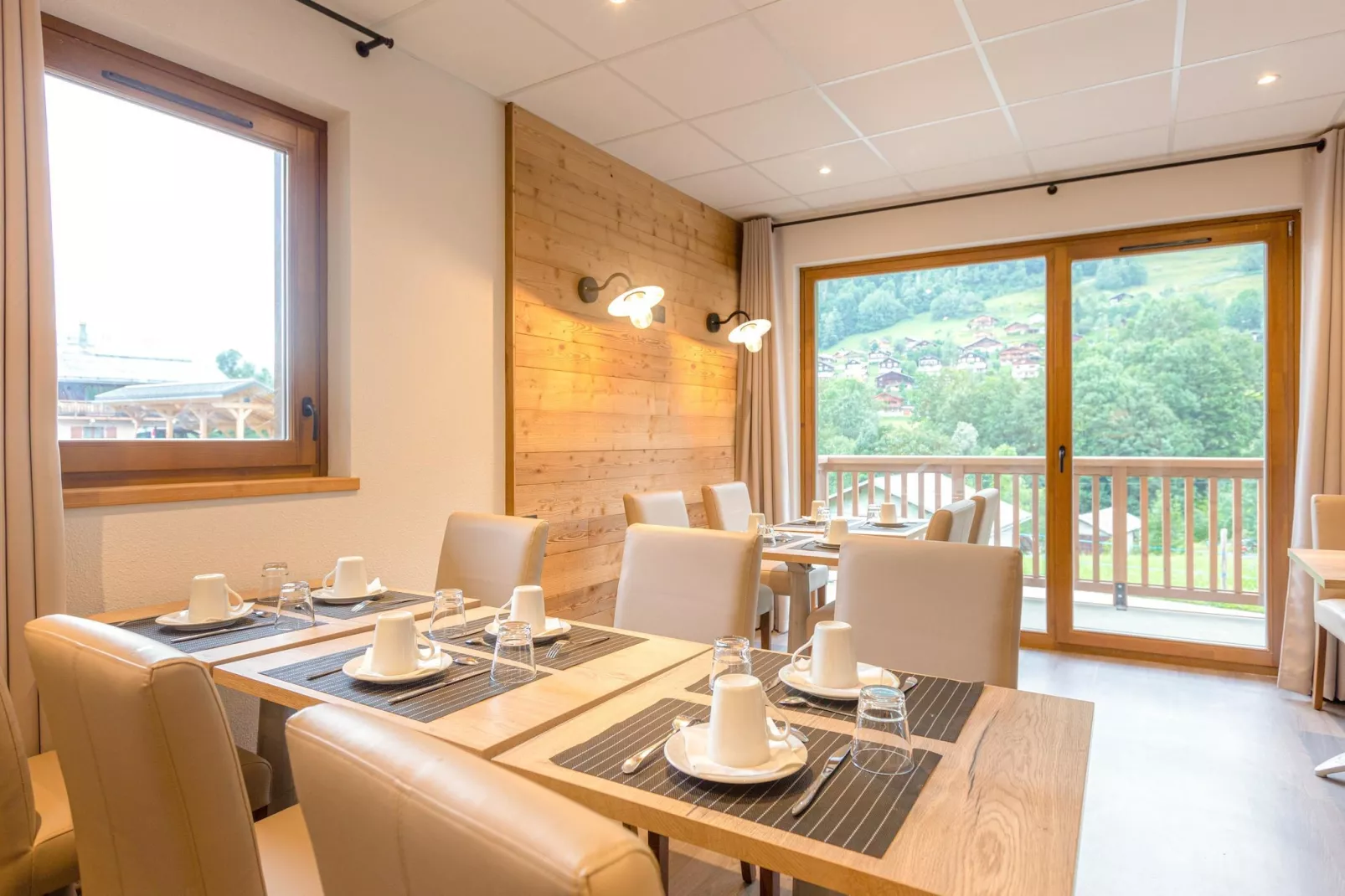 ARECHES BEAUFORT_S8V-Dining room