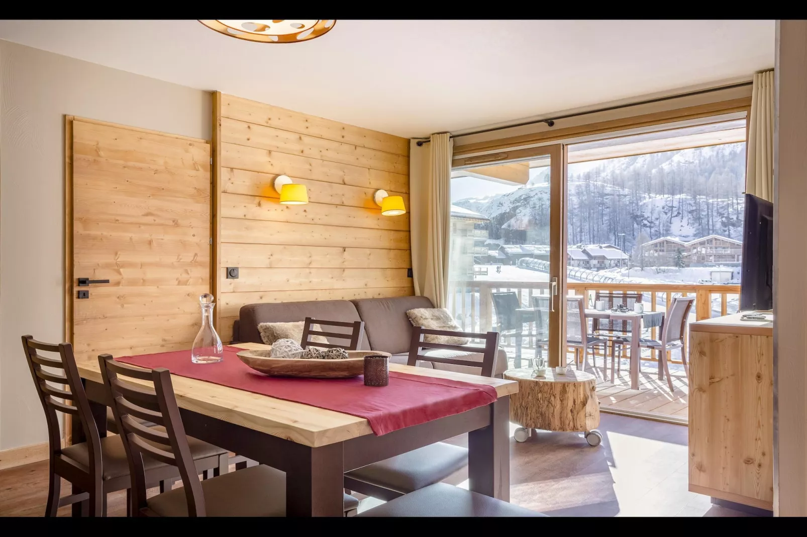 TIGNES_8PM-Dining room
