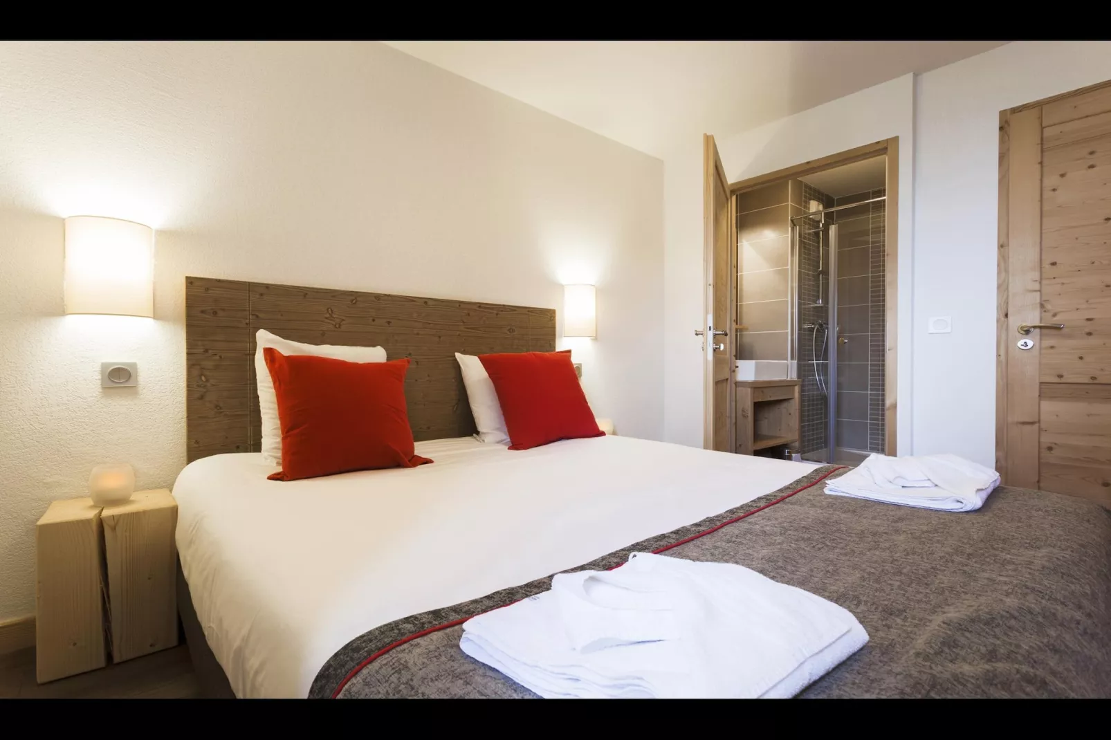 LES MENUIRES_S8L-Bedroom