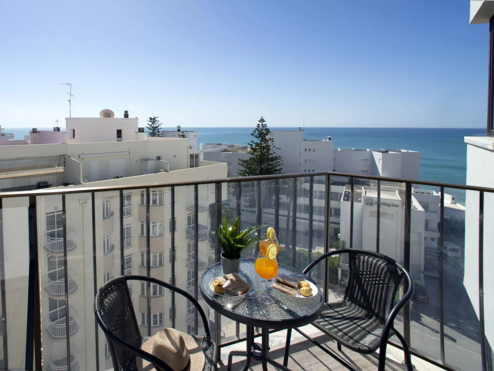 Lovely Sea View-Inside