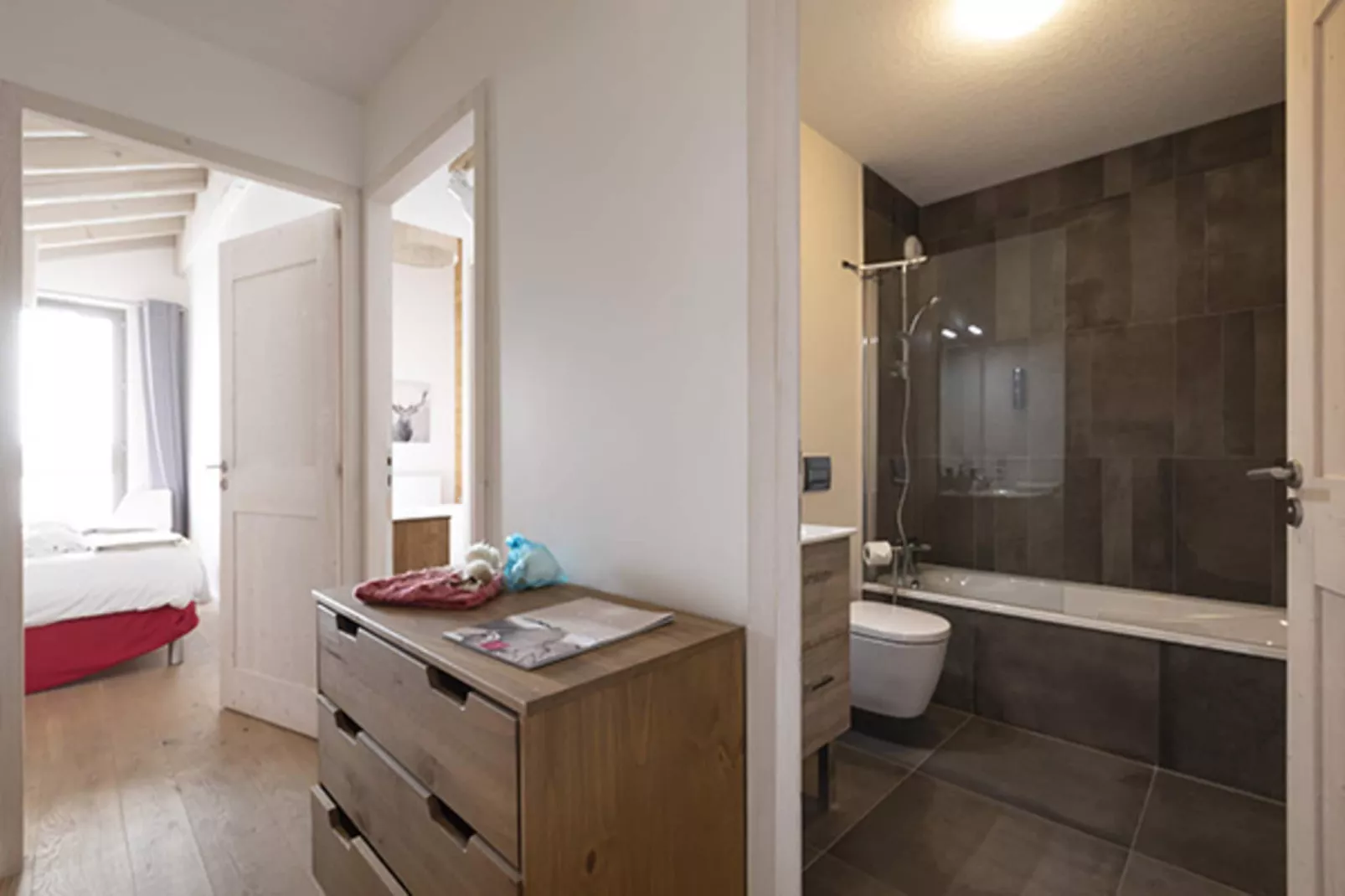 Le Hameau de barthelemy-A48P-Salle de bain