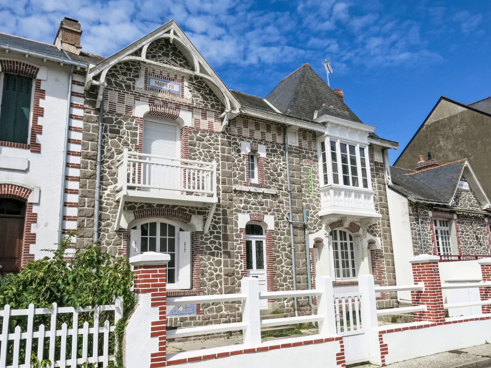 Charme du Pouliguen-Outside