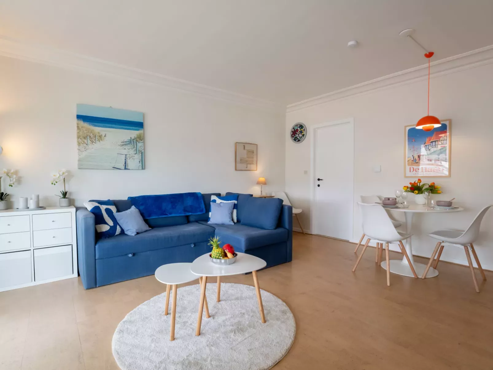 Cosy @ the beach studio with pool-Inside