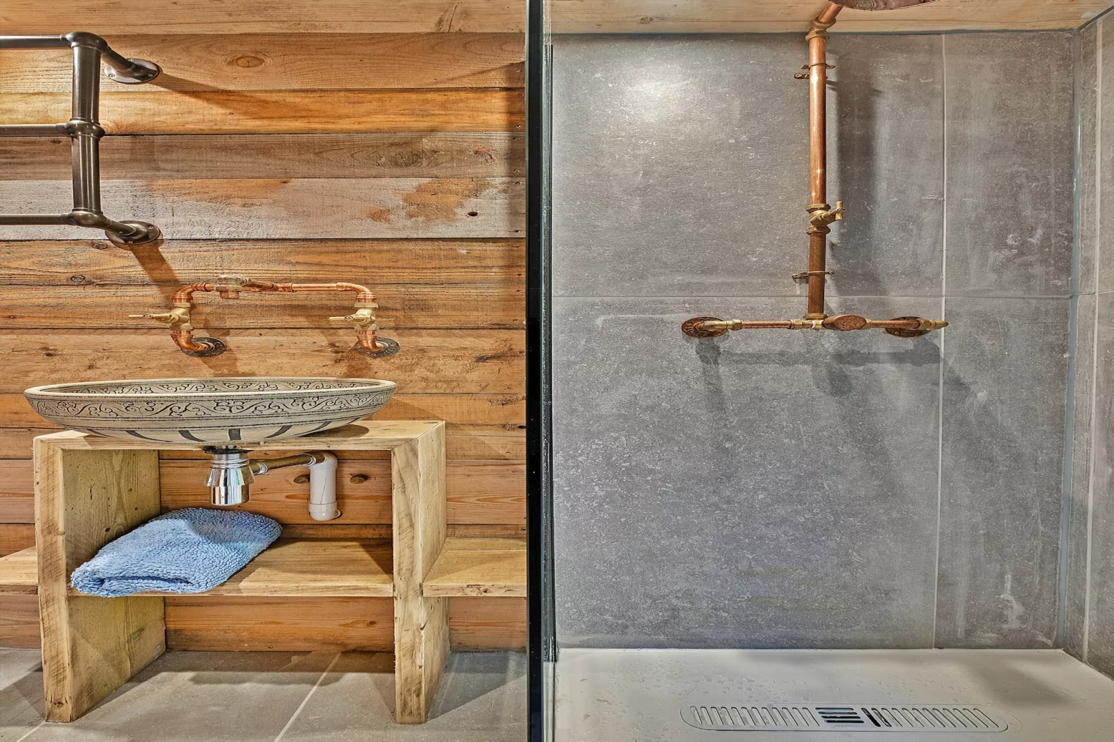 Cosagach Falls Cabin-Badezimmer