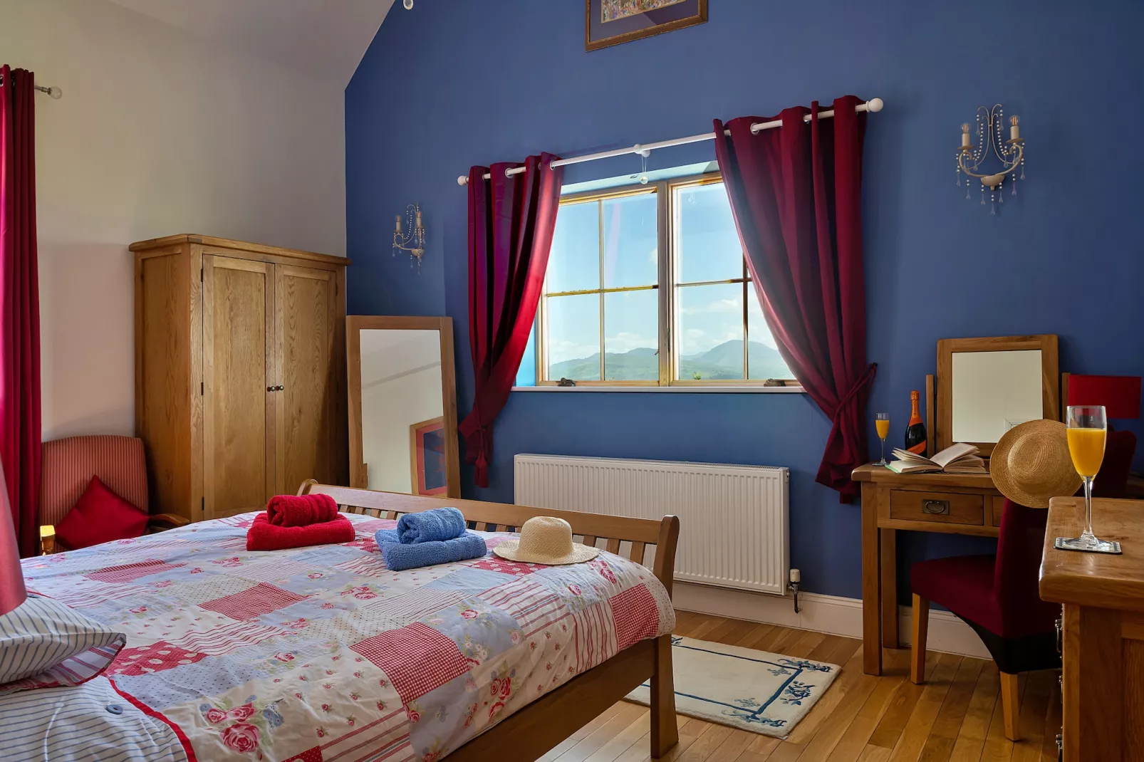 Red Kites Retreat-Bedroom