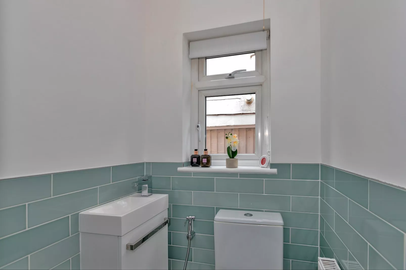 DeBarnes House-Bathroom