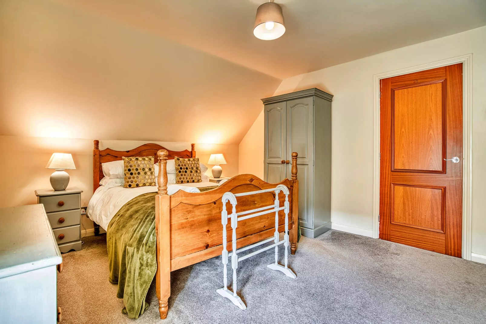 Gag Barn-Bedroom