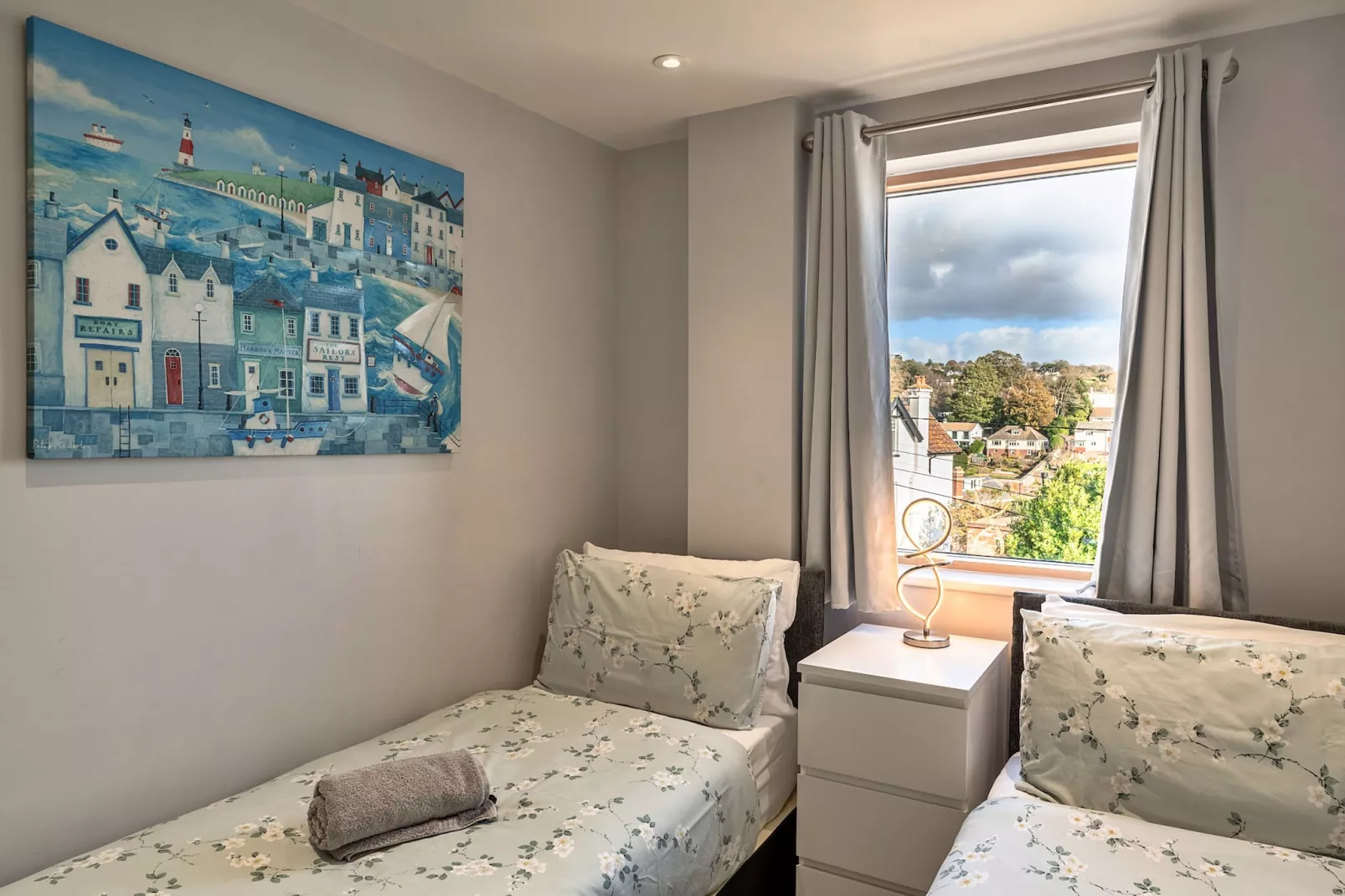 Number 10, Montpellier Apartments-Bedroom