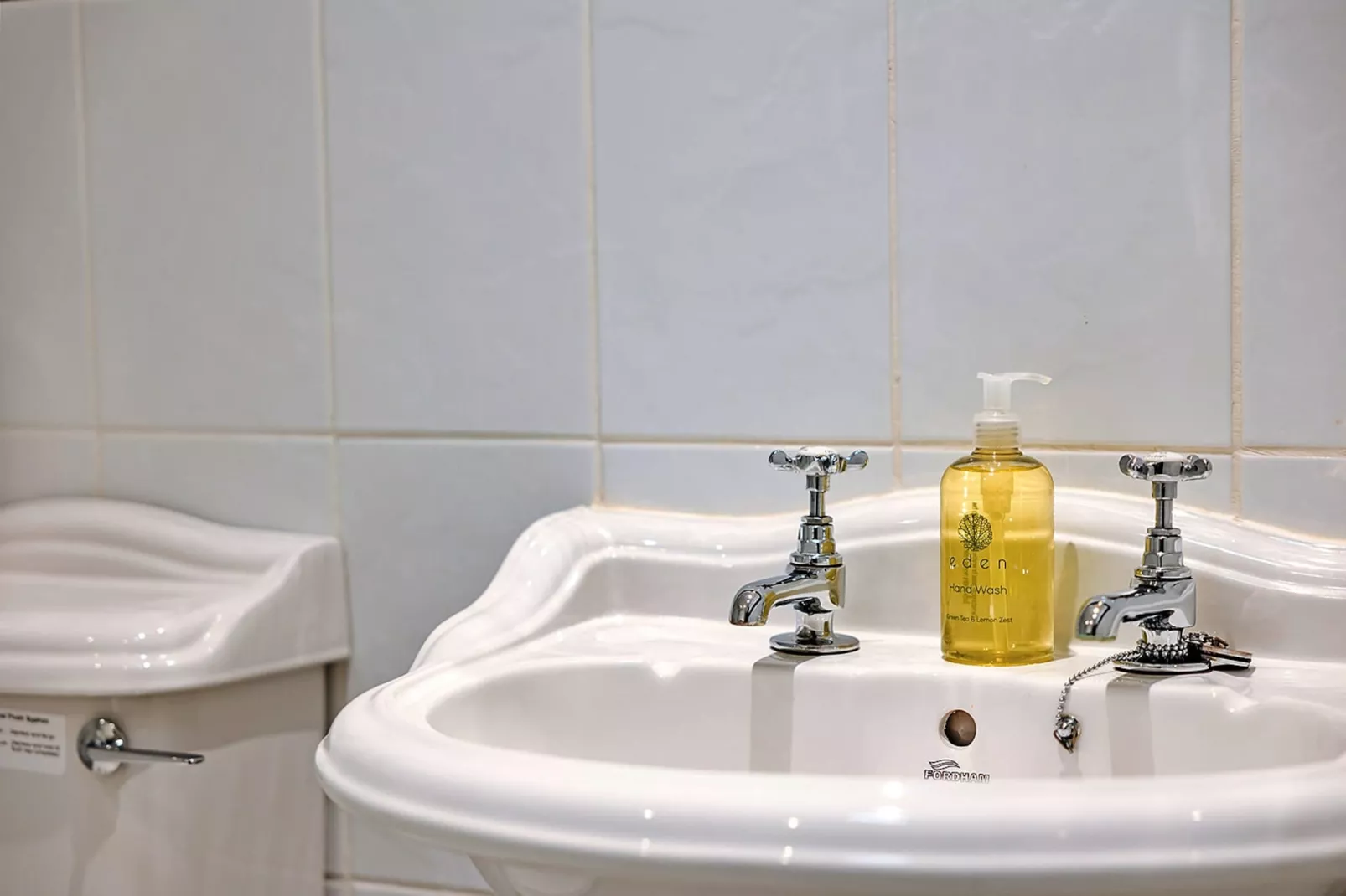 Netley Hall - Rose-Bathroom
