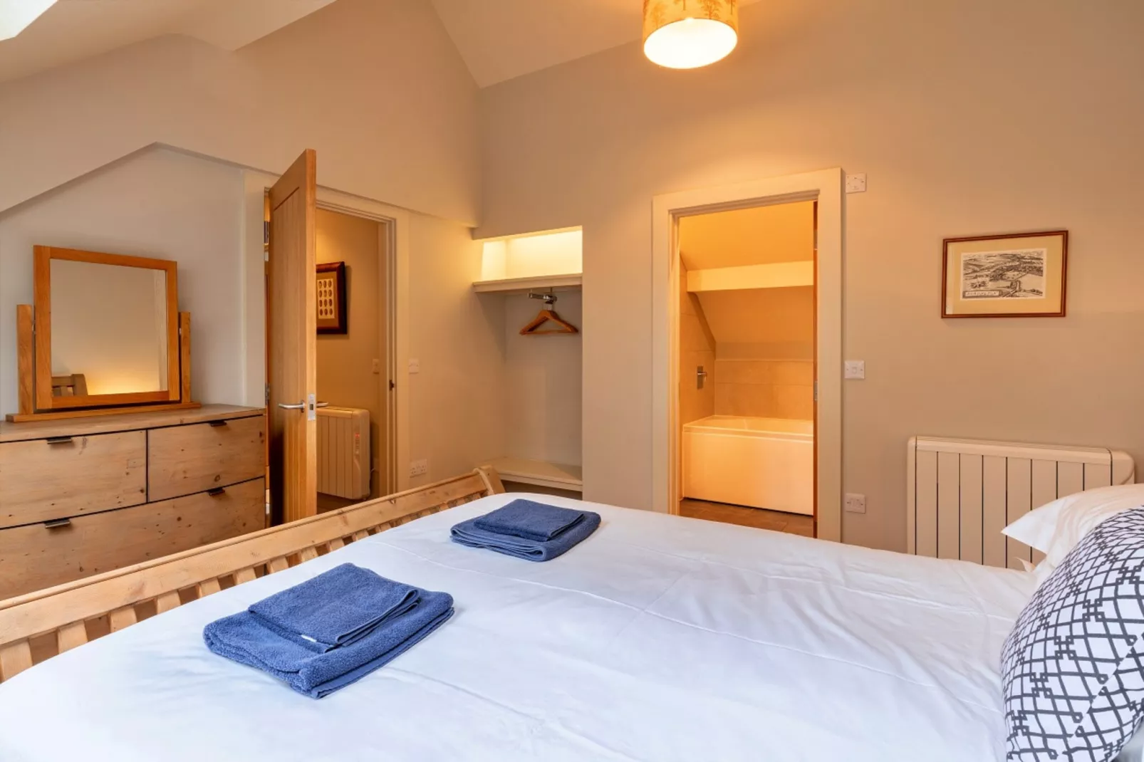 Oak Cottage-Bedroom