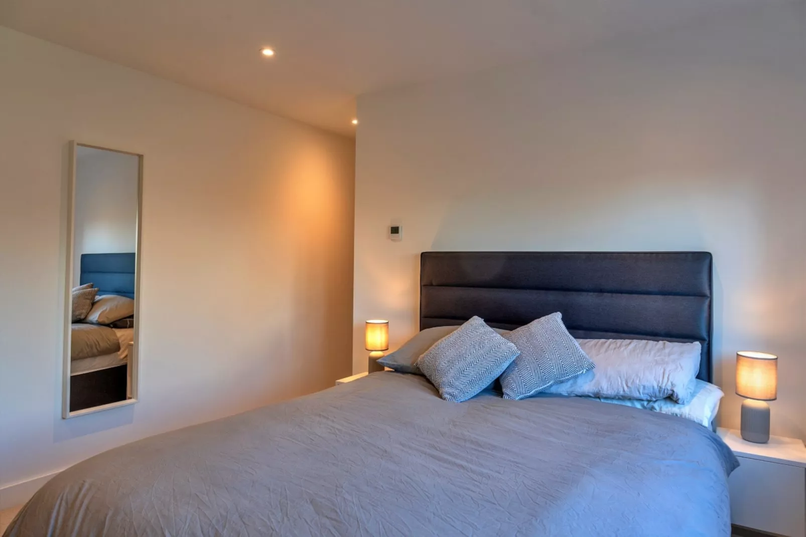Scilla-Bedroom