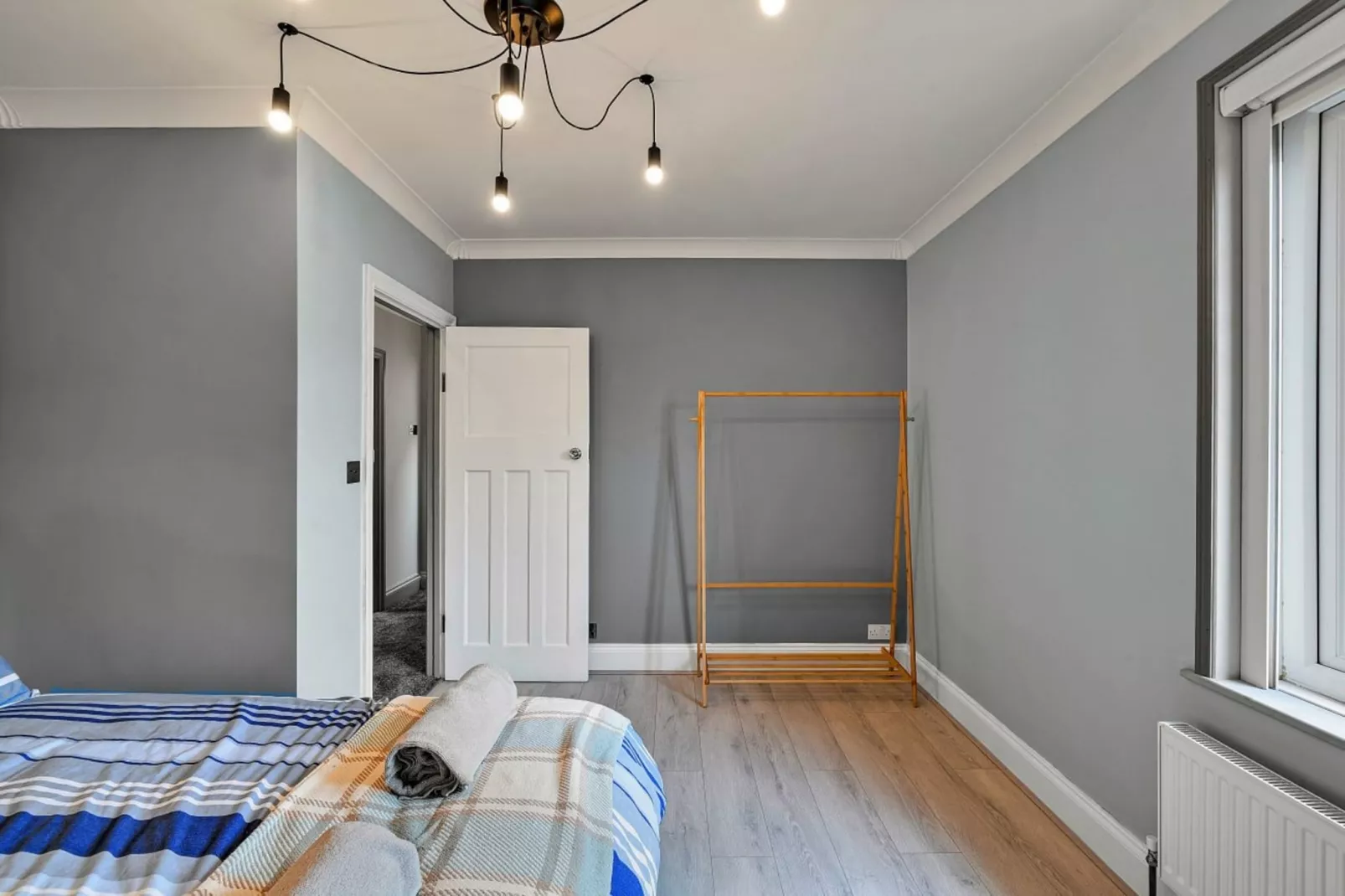 The Lamb Park Lookout-Bedroom