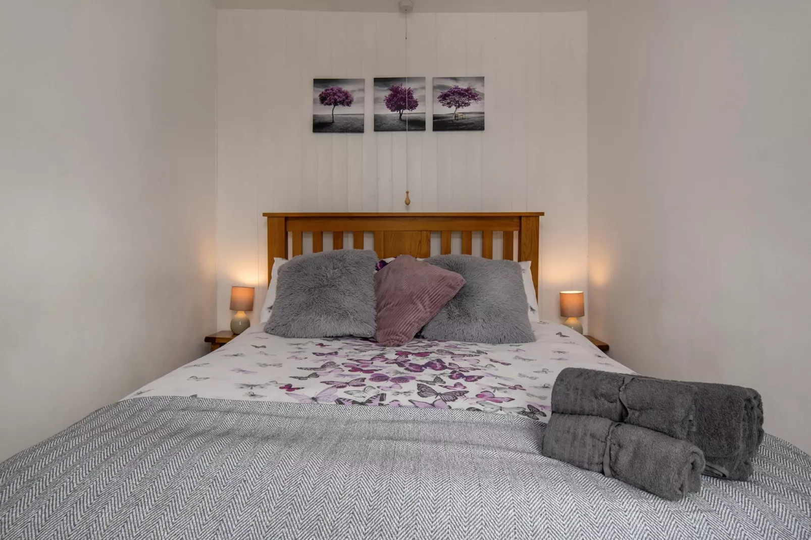 Bron Elan-Bedroom