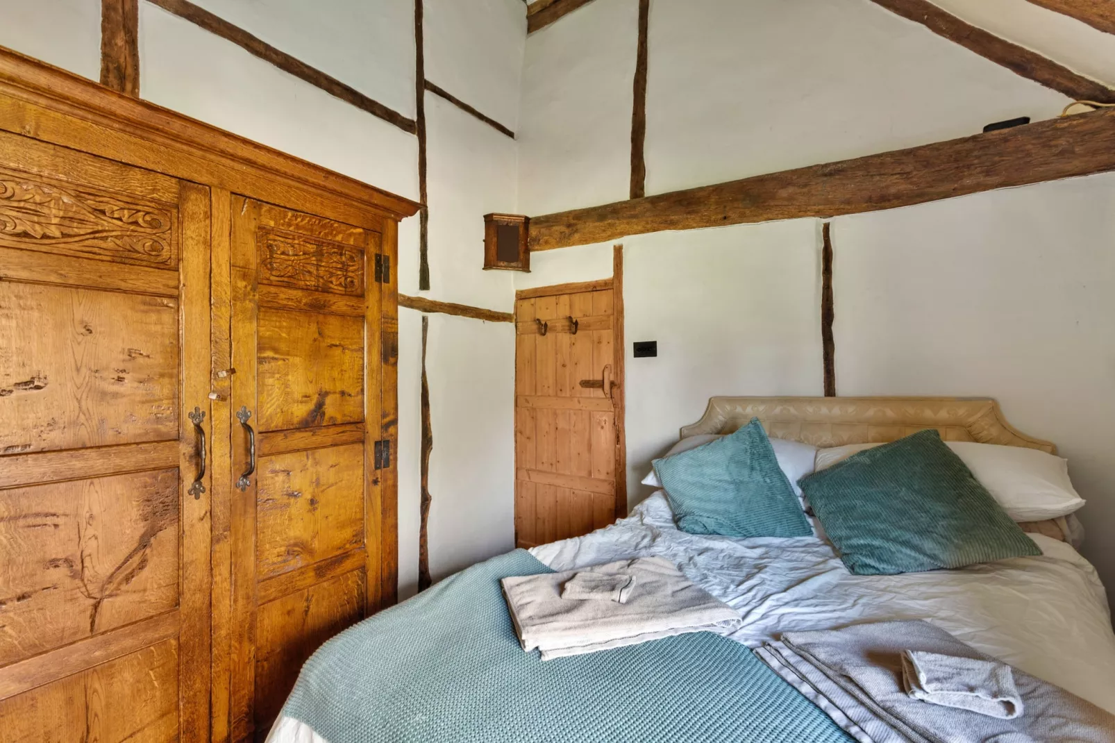 Sandhill Cottage with Hot Tub-Bedroom