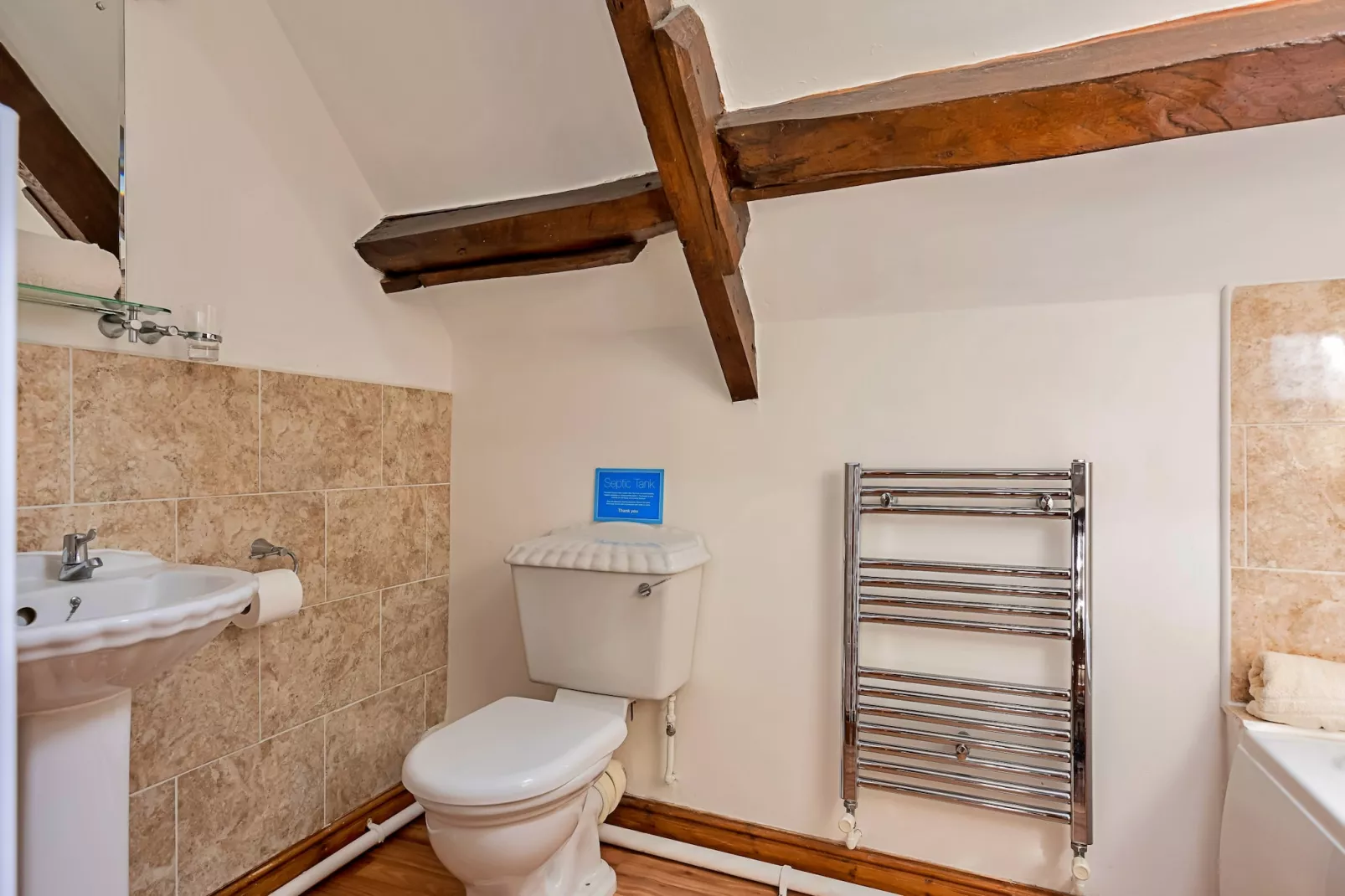 Fives Court Cottage-Bathroom