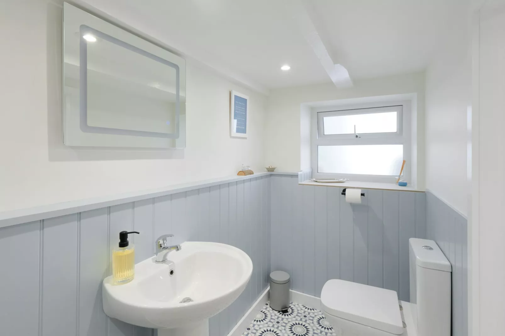 Coral Cottage-Bathroom