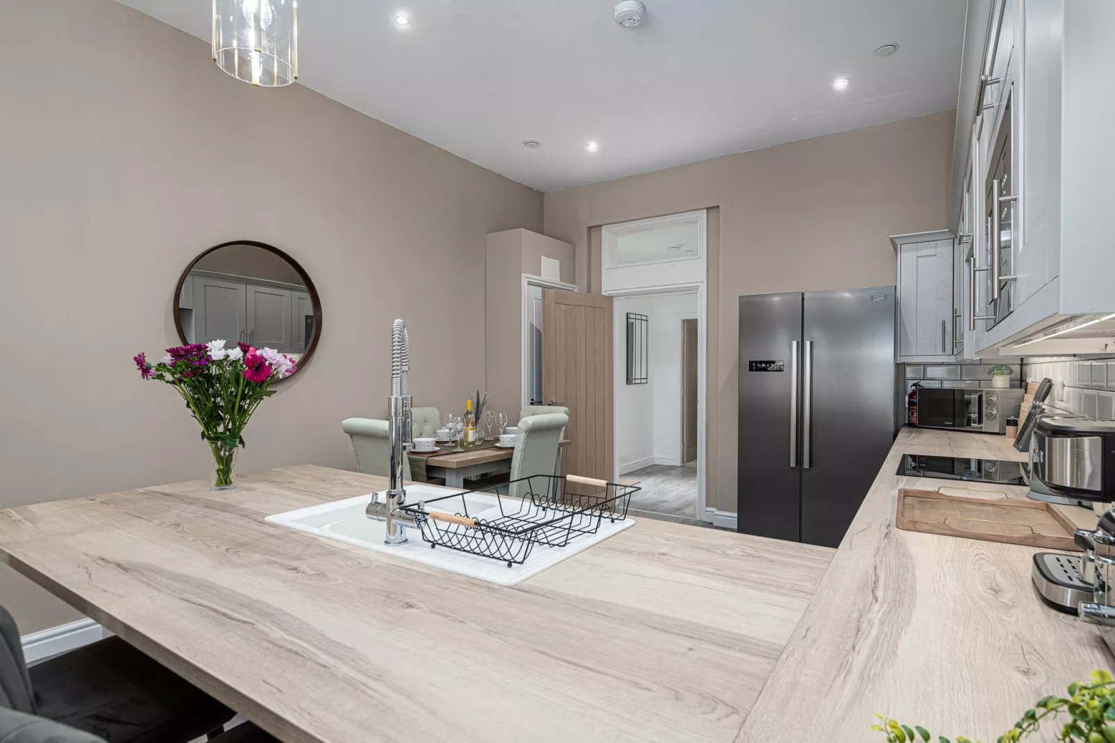 Peace Retreats Apartment - Pwllheli-Kitchen
