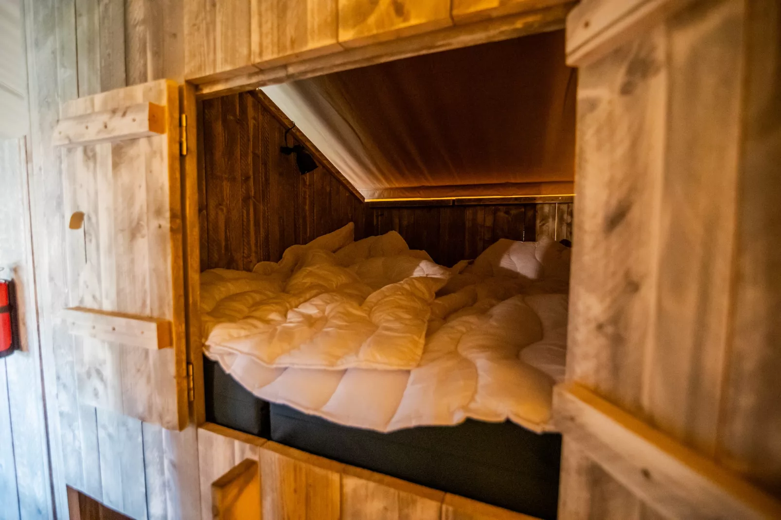 6 persoons Luxe Safaritent-Schlafzimmer