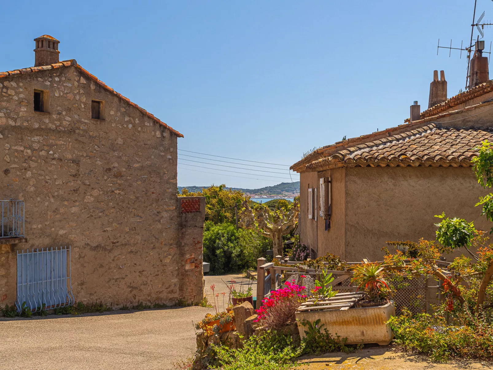 Hameau de Guerrevieille-Outside