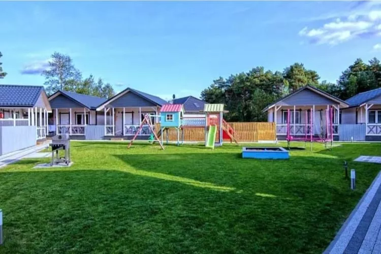 Parterowe domki wakacyjne Borne Sulinowo-Gardens summer