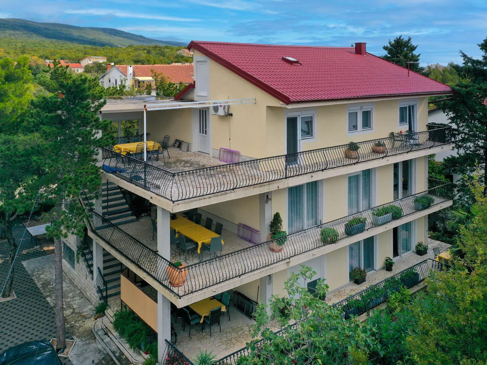 Apartmani Pintar-Outside