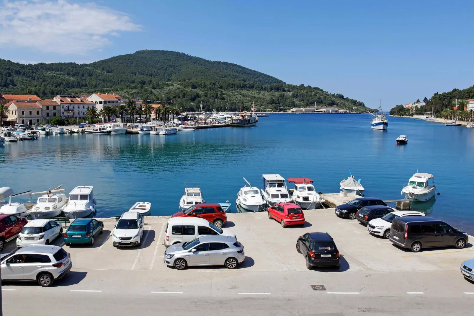 Sunshine Apartment Doda - Three Bedroom Apartment with Balcony and Sea View-View