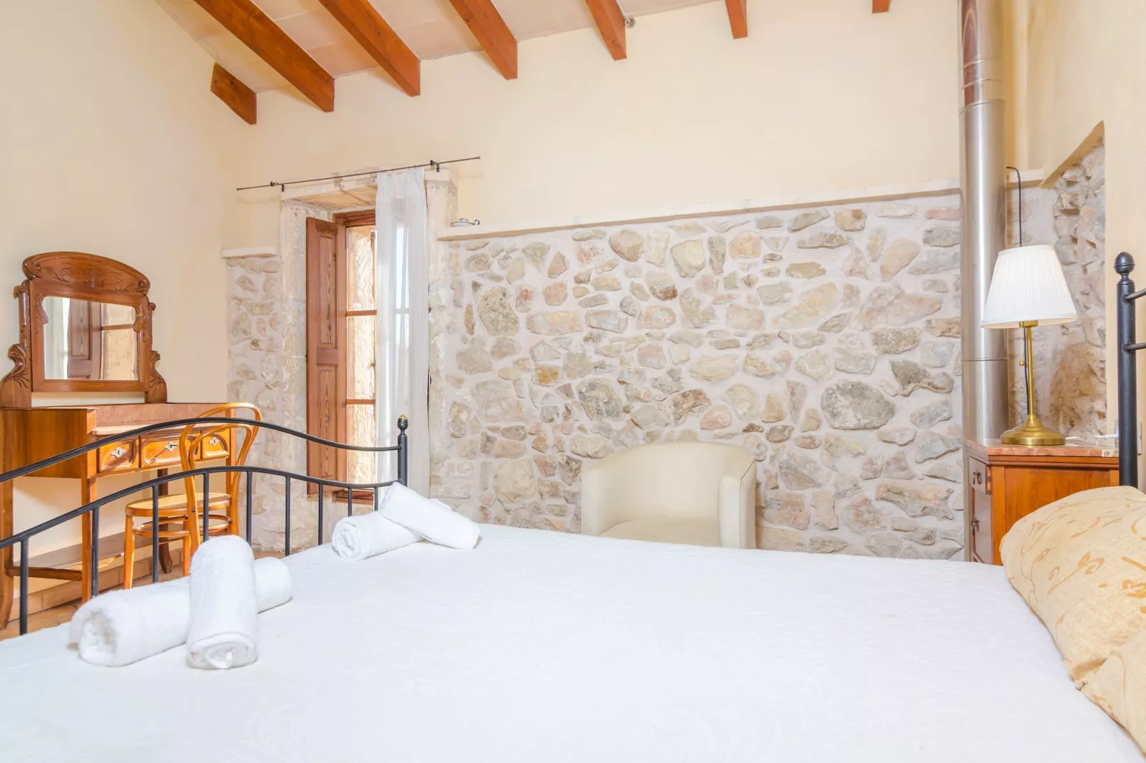 Sa Casa Vella-Bedroom