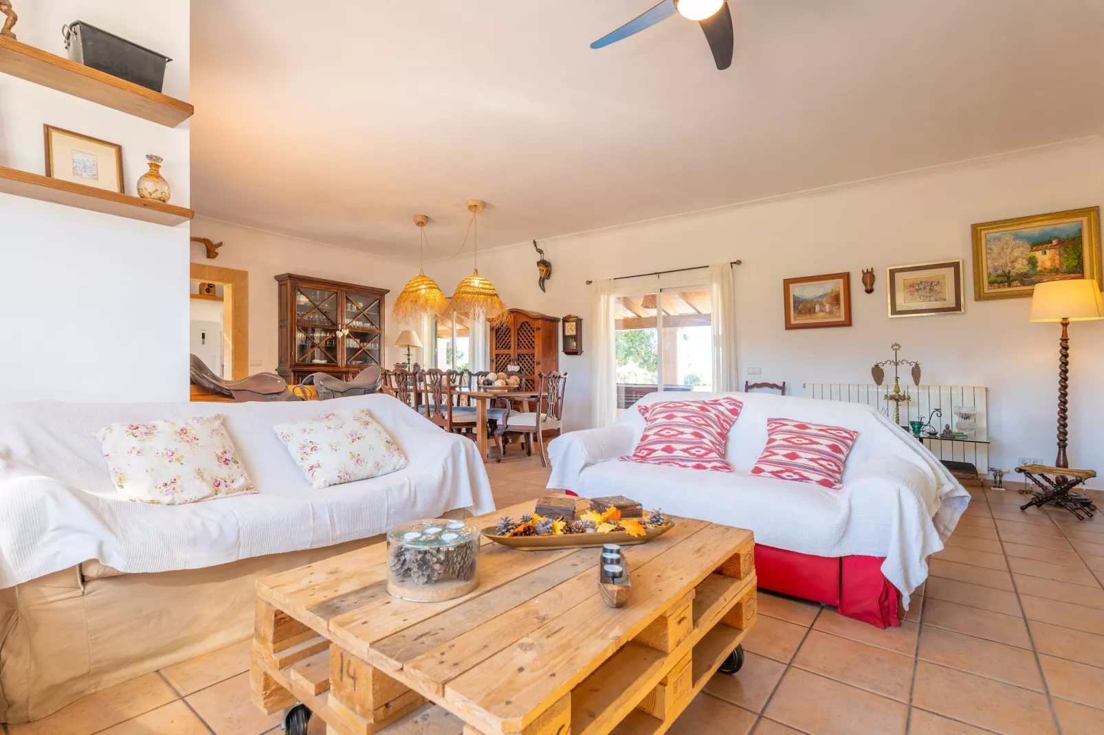 Na Poram-Living room