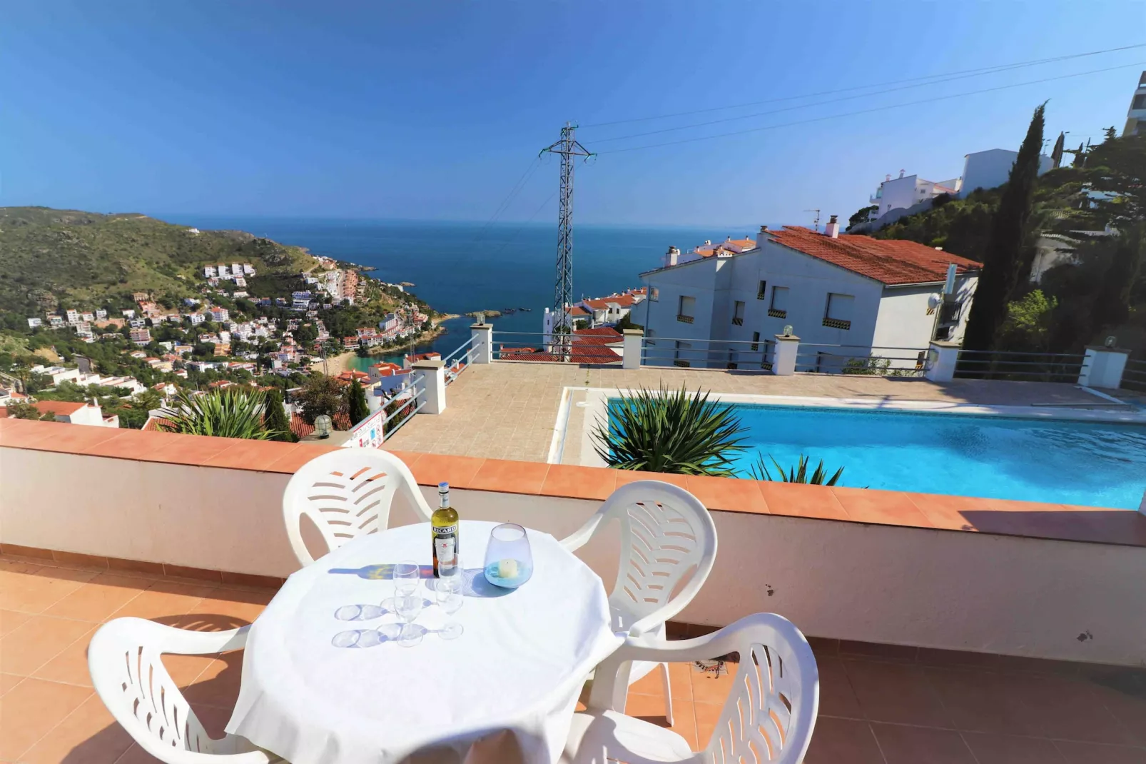 DULCE VIDA 2 B1 Roses-Terrace balcony