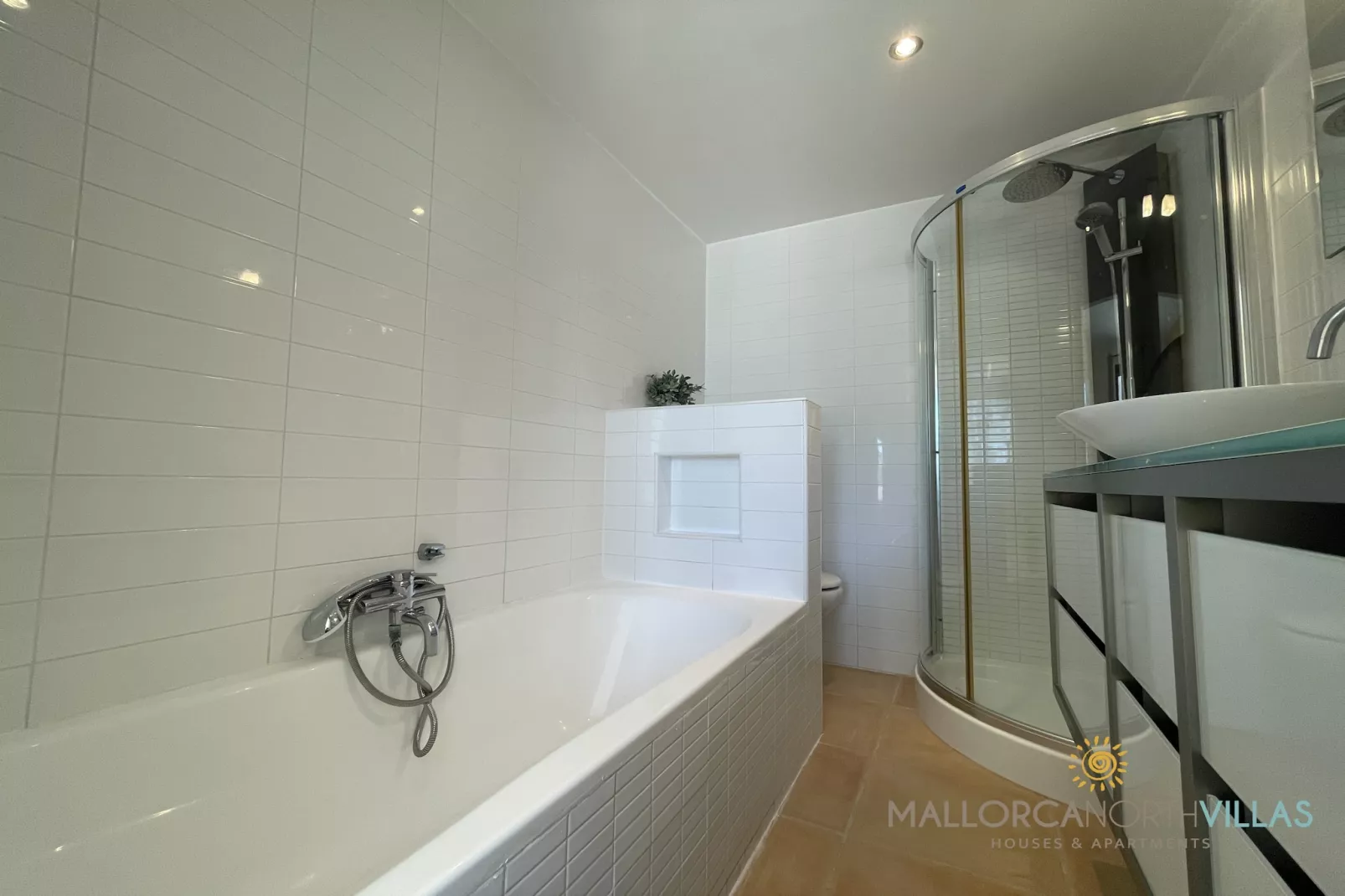 Casa del Sol: Lovely spacious family apartment-Salle de bain