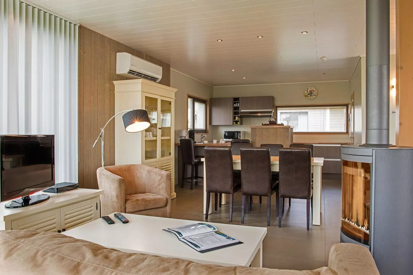 8 persons - 3 rooms 115m² With sauna-Wohnzimmer