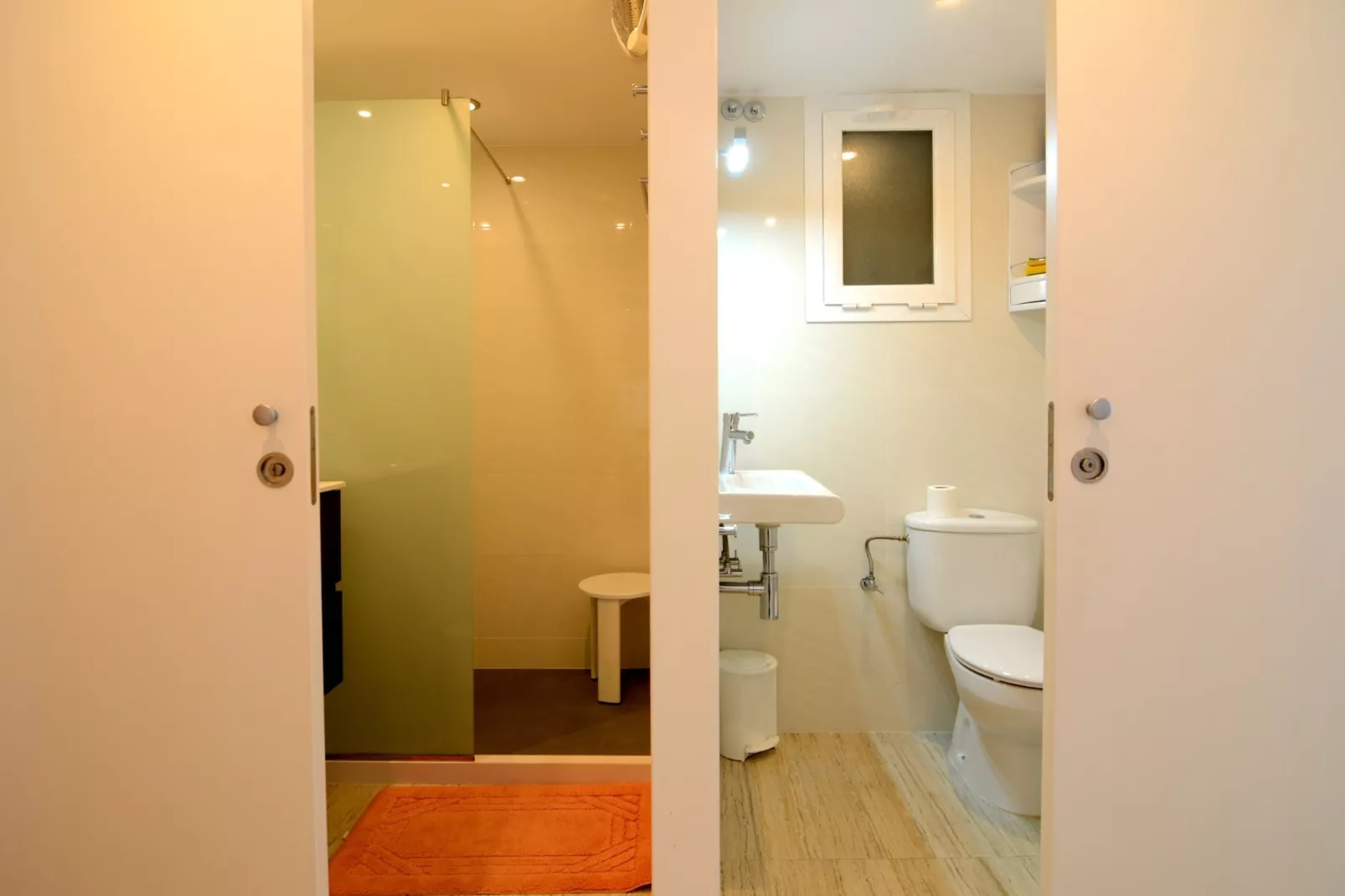 ROCAMAURA I A 1-2-Bathroom