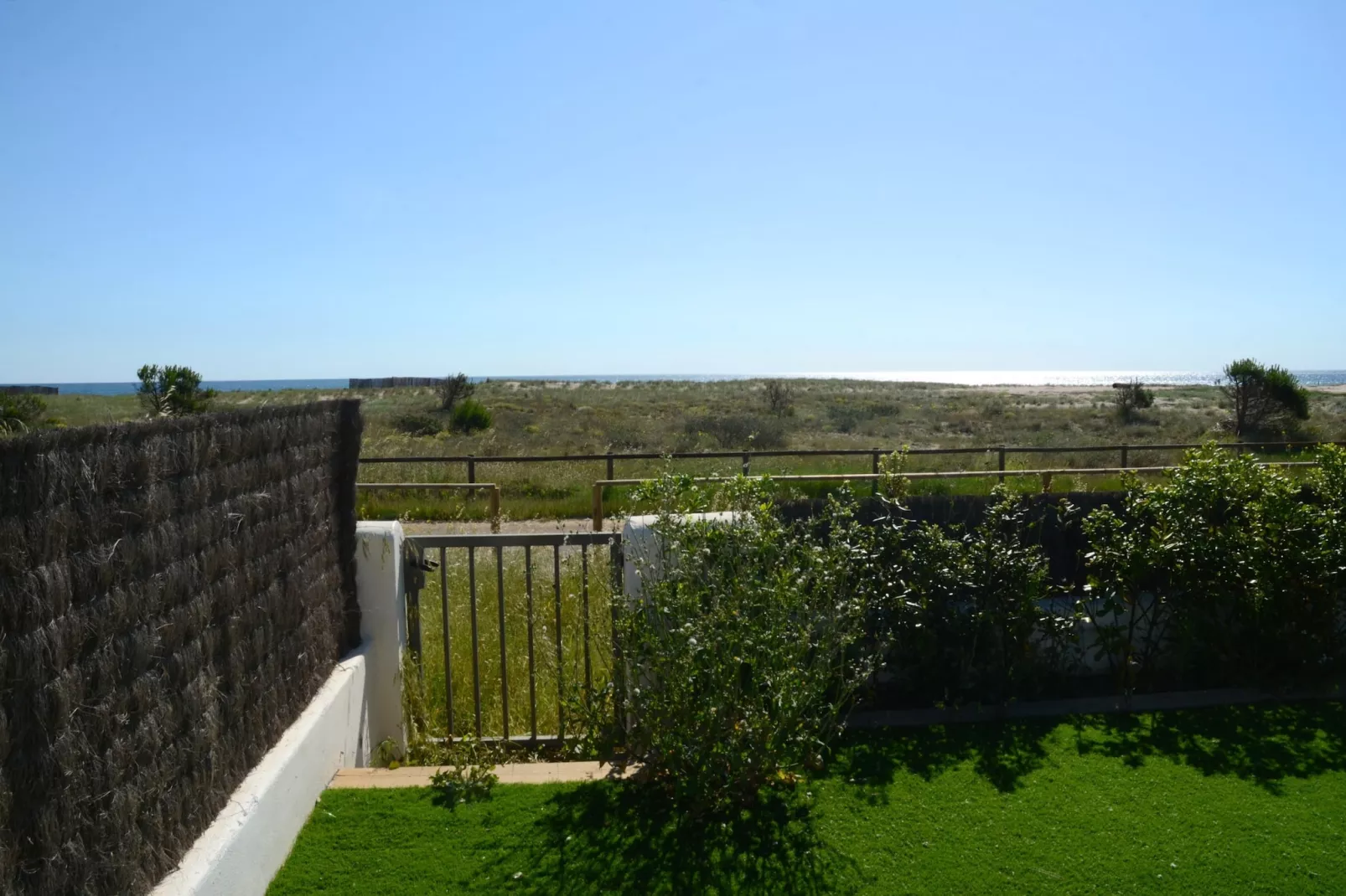 VILLA PINELL-Areas summer 1km