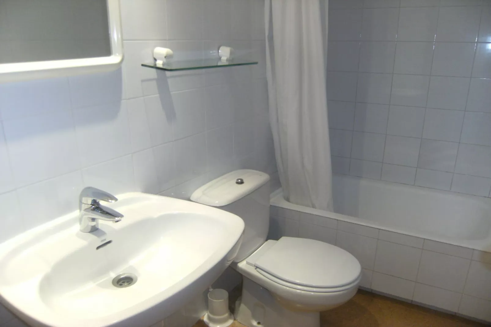 MARINA 2-A-Bathroom