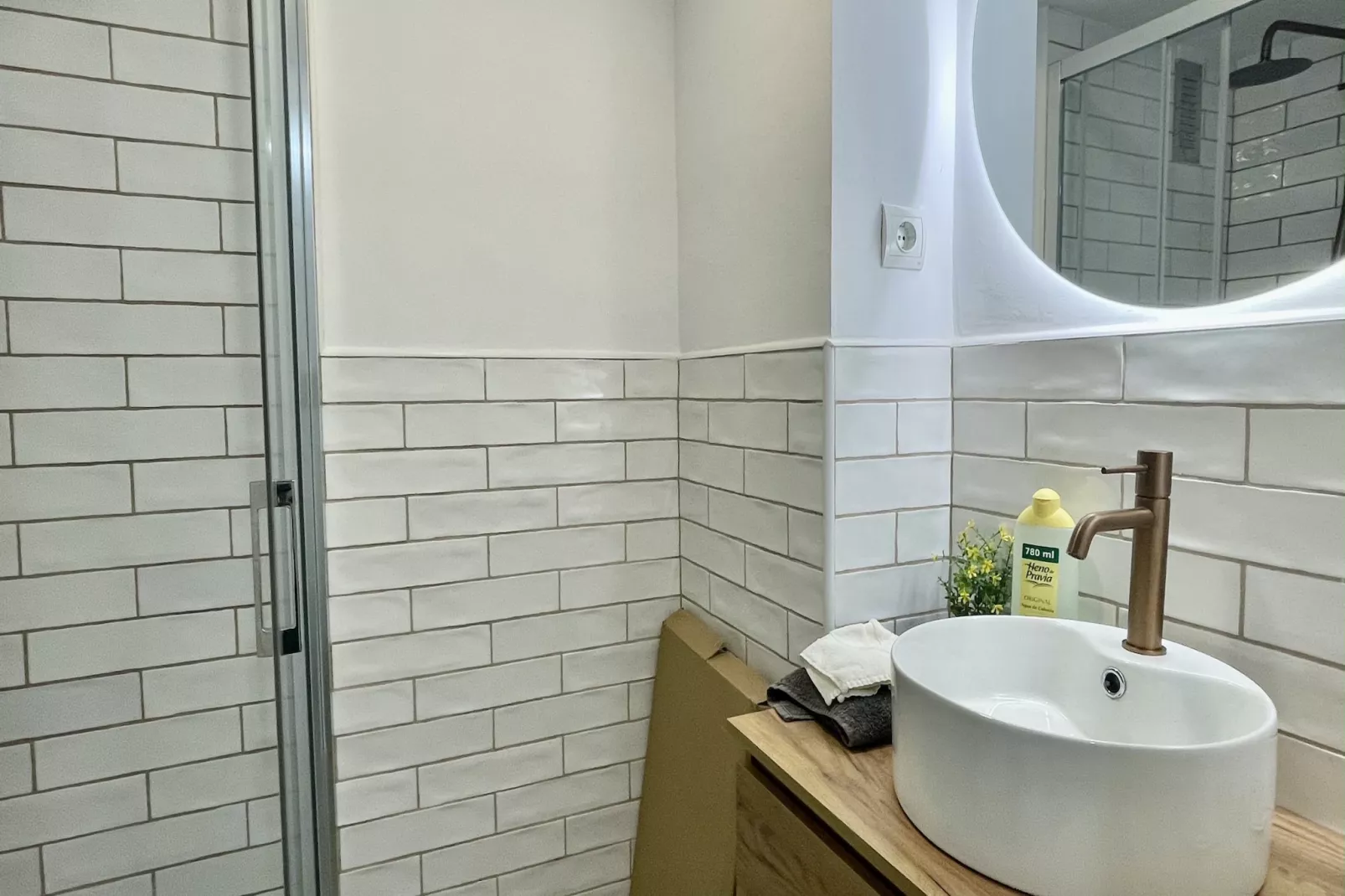 ROCAMAURA IV 3-12-Bathroom