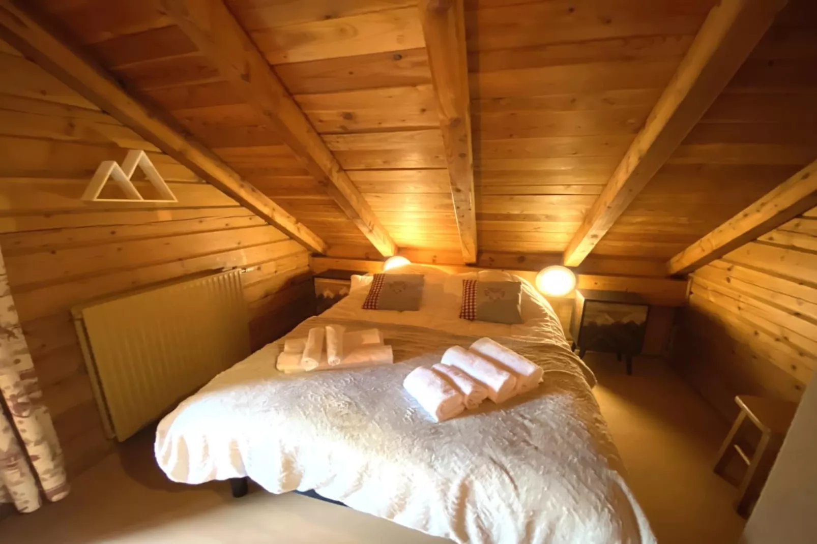 LE SKIEUR  Chalet en bois-Bedroom