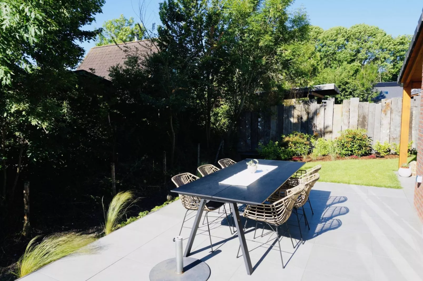 De Wielen 73-Gardens summer