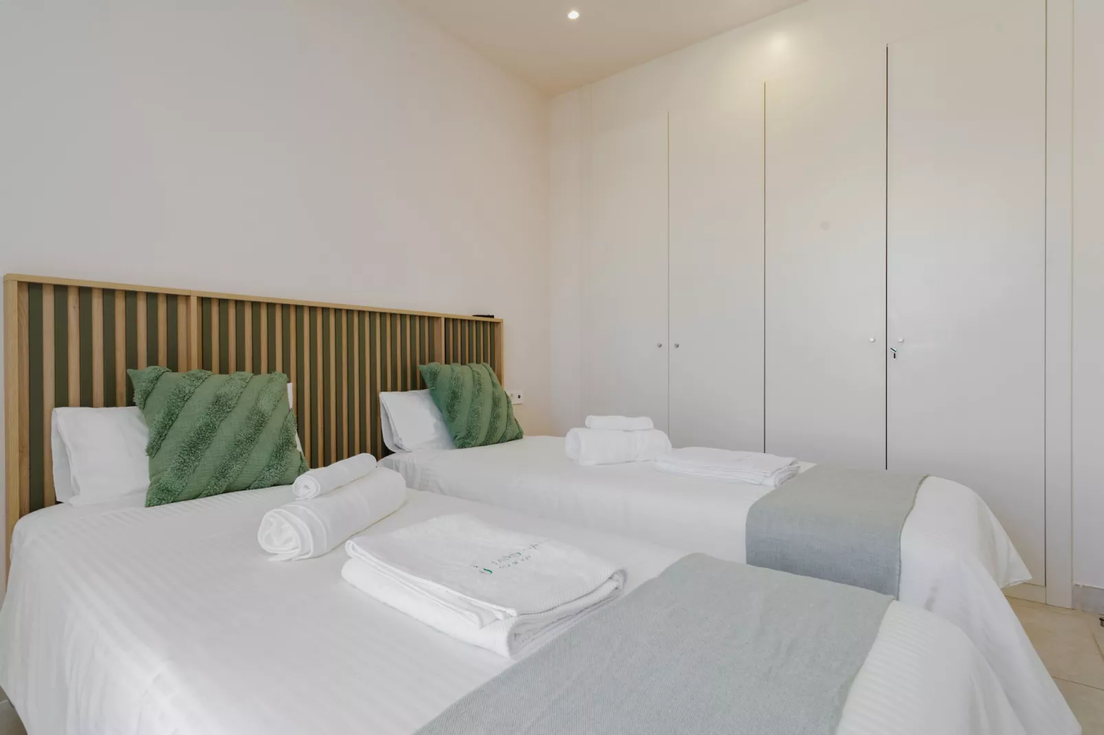 Jardinana - apartment with two bedrooms close to b-Bedroom