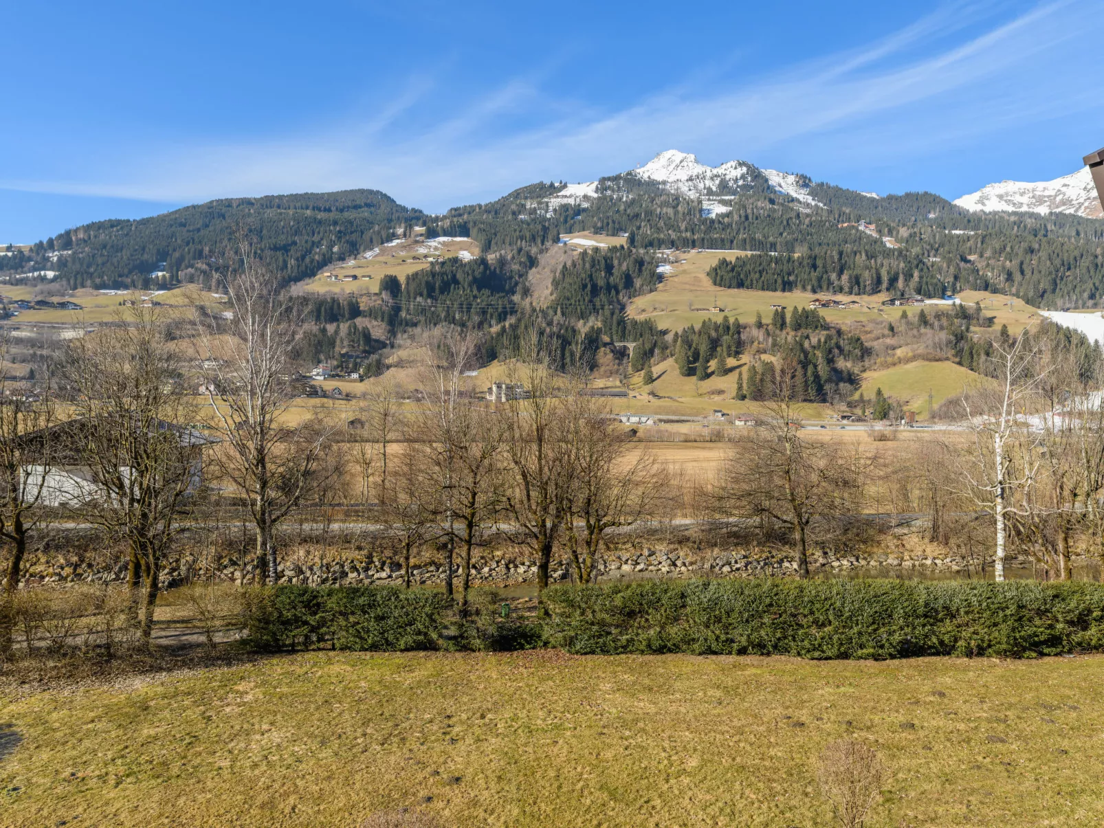 Vista Montagne-Outside