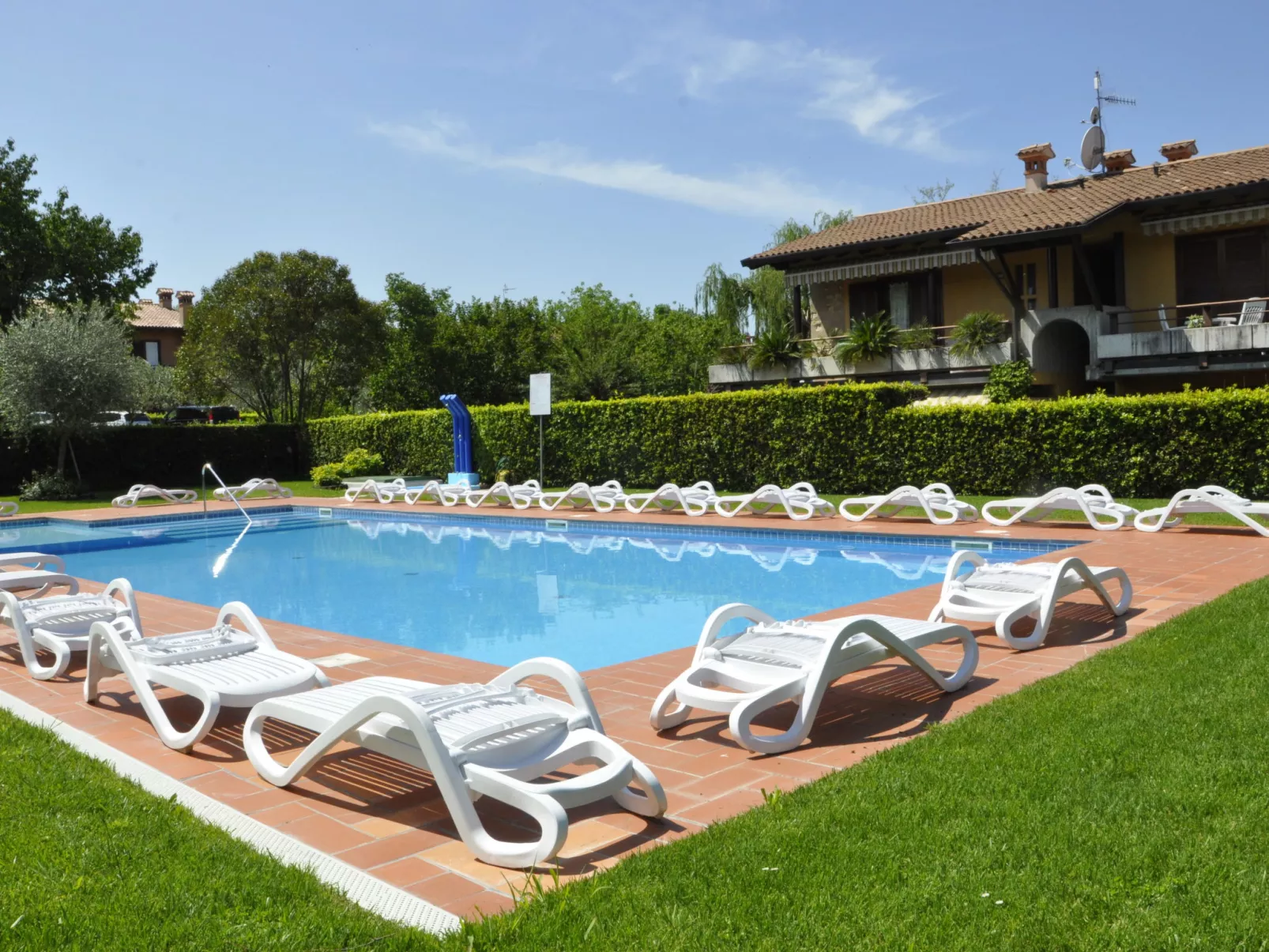 La Casara B-Outside