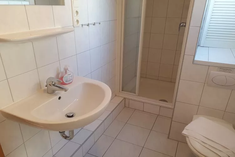 Haus 2 - Steg F - Classic / 5 Personen-Bathroom