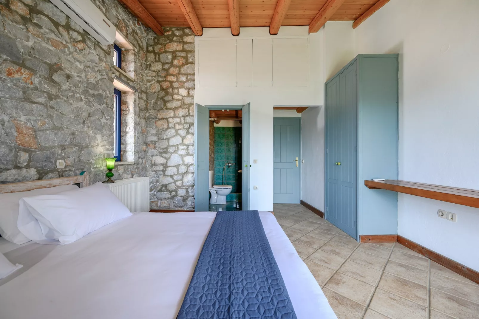 Manousaki-Bedroom